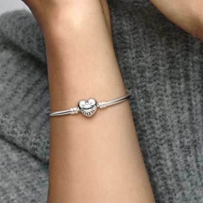 Moments Heart Clasp Bangle